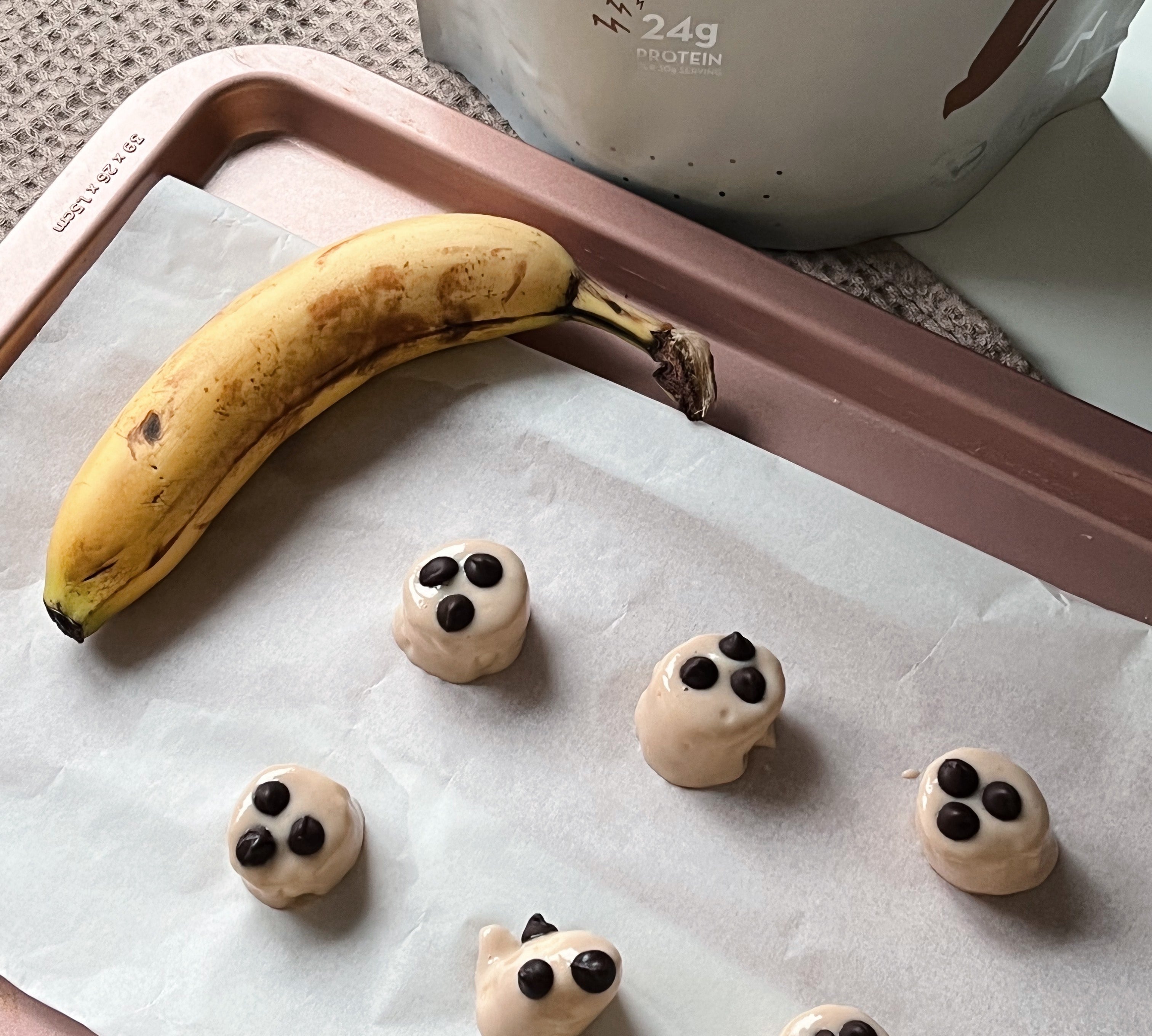 Chocolate Banana Protein Bites 🍫🍌