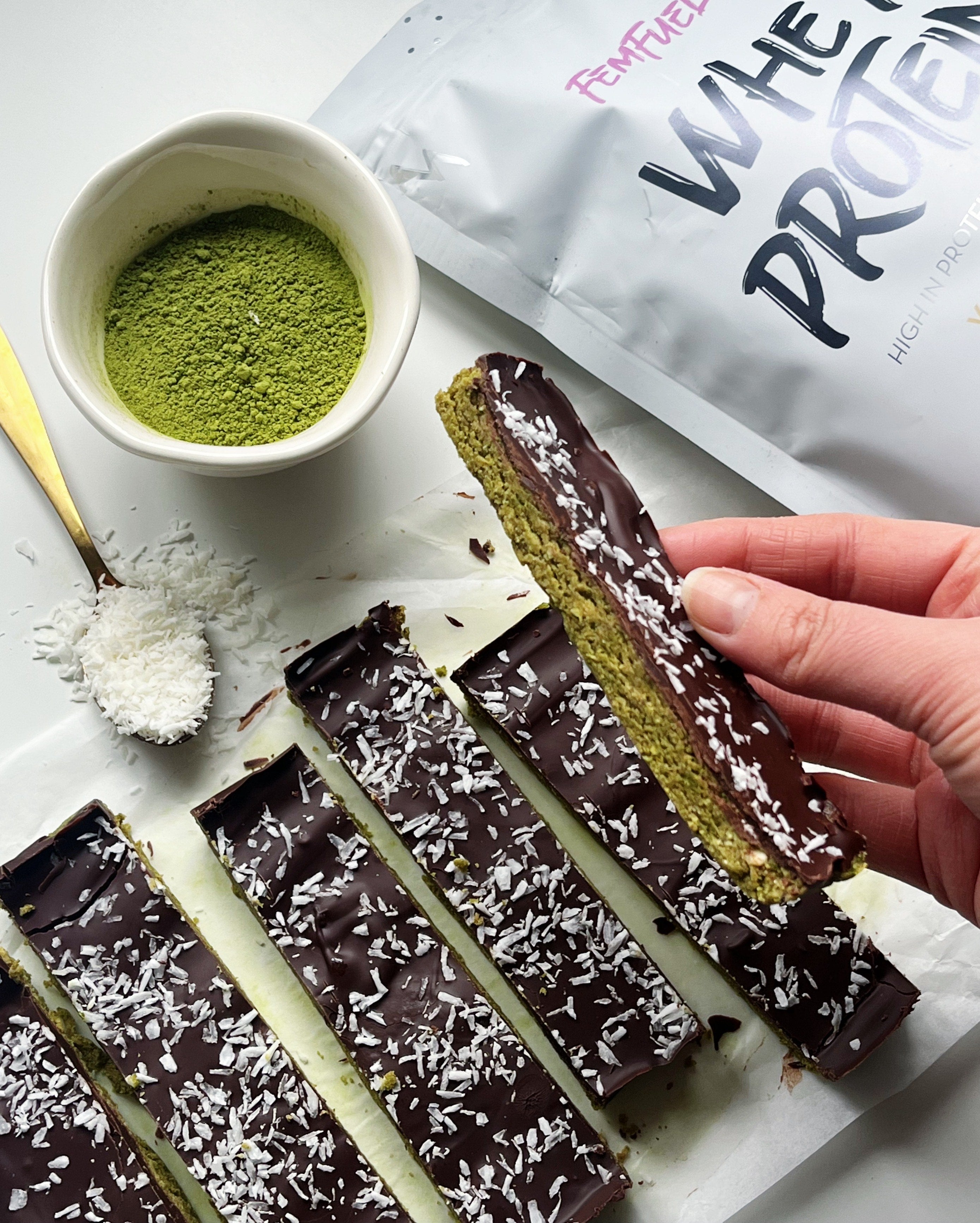 Coconut matcha protein bars 💚🥥